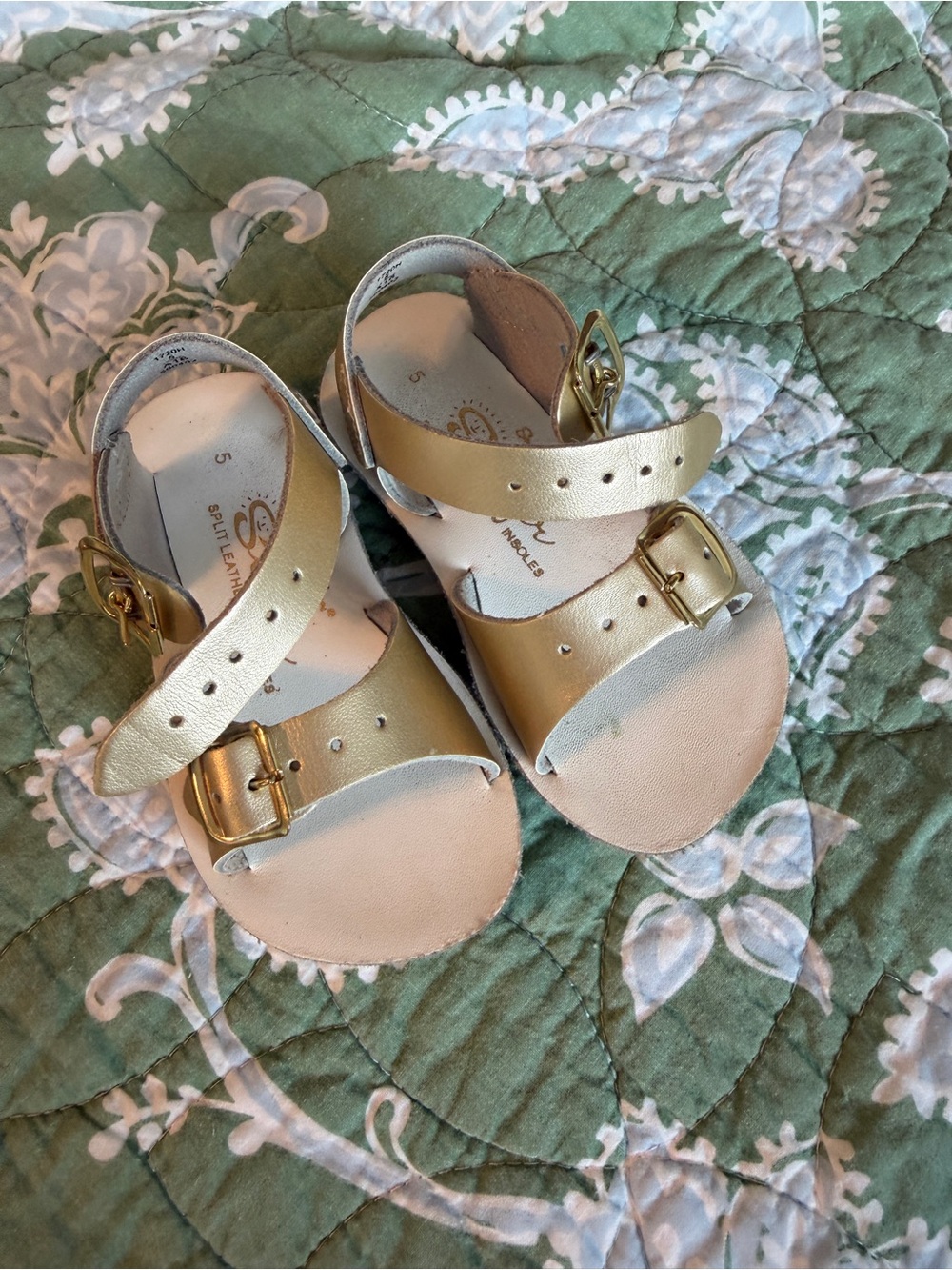 Salt Water Sandals Sun-San Surfer Gold Size 5
